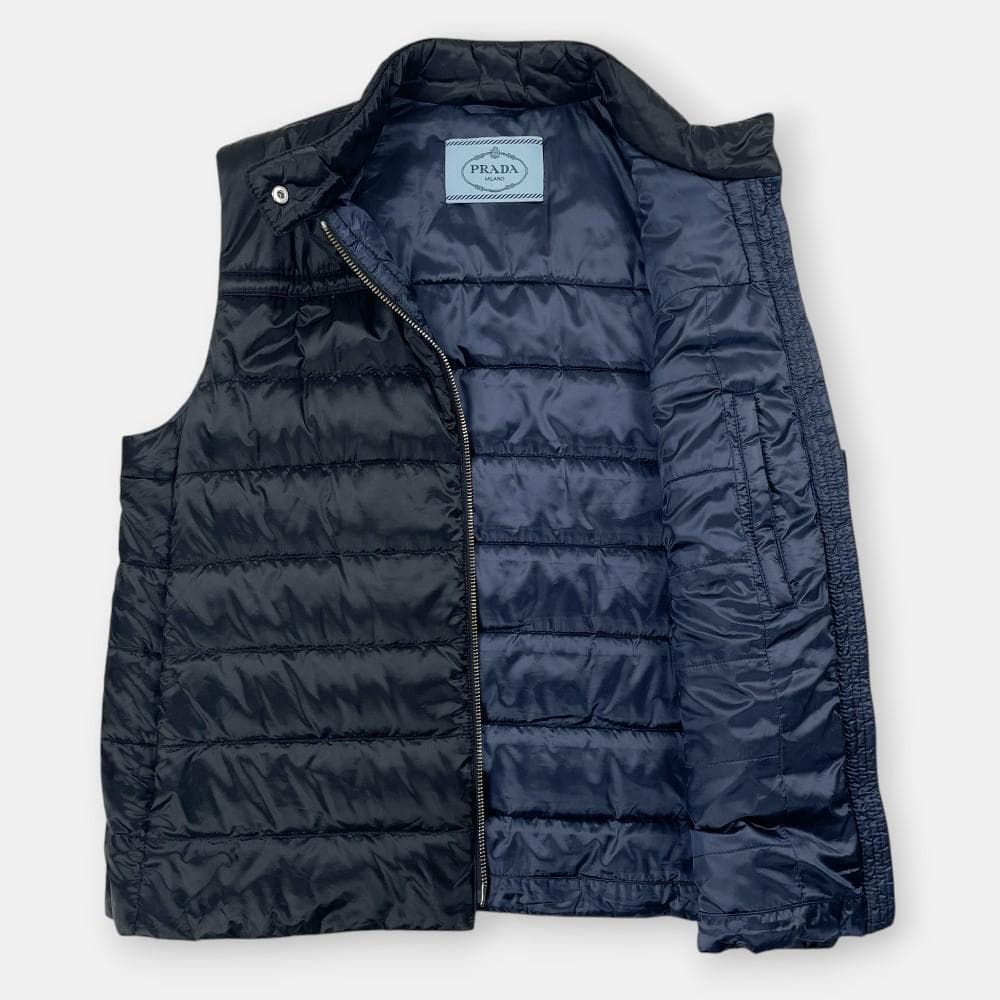 PRADA プラダ トライアングルプレート 三角ロゴ ダウンベスト 黒 44