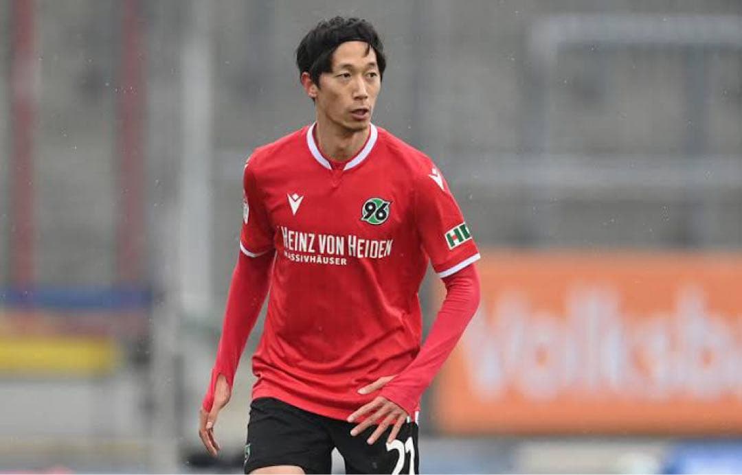 室屋 成　実使用ユニフォーム