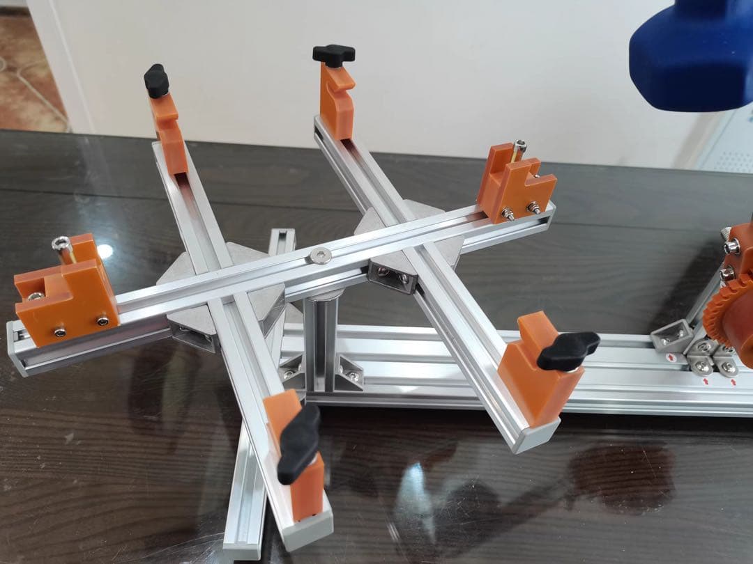 【即売り切れ予告】ストリングマシン　バドミントン　重錘式 ガット張り機