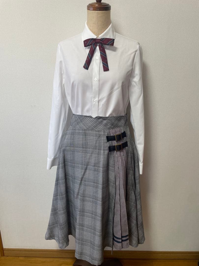 【ELLE EN NOIR】美品！女の子フォーマルスーツ 卒服 160