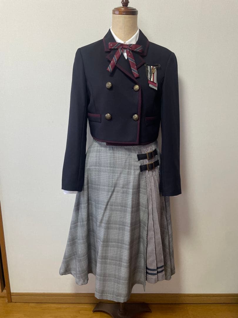 【ELLE EN NOIR】美品！女の子フォーマルスーツ 卒服 160