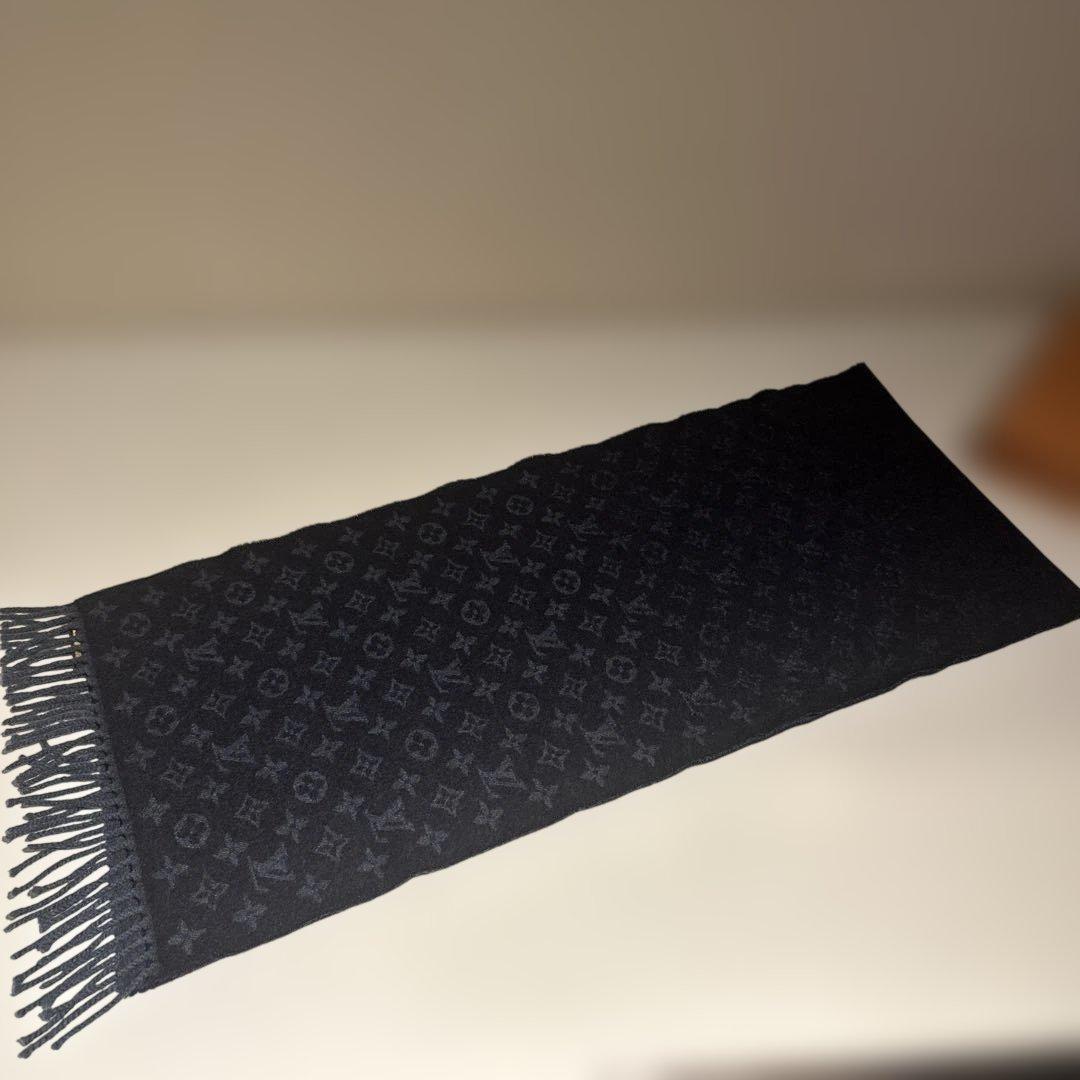 ルイヴィトン　マフラー　グラデーション　ネイビー　グレー系　暖かいです　箱付き