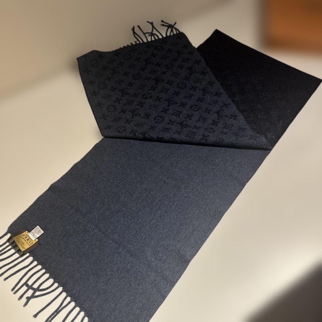 ルイヴィトン　マフラー　グラデーション　ネイビー　グレー系　暖かいです　箱付き