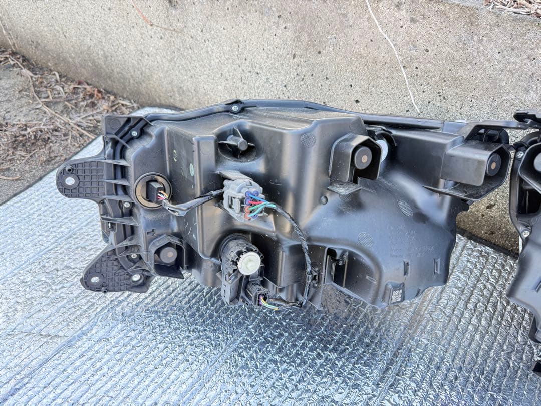 スペーシア MK54S/MK94S 純正 LED 右 左ヘッドライト KOITO