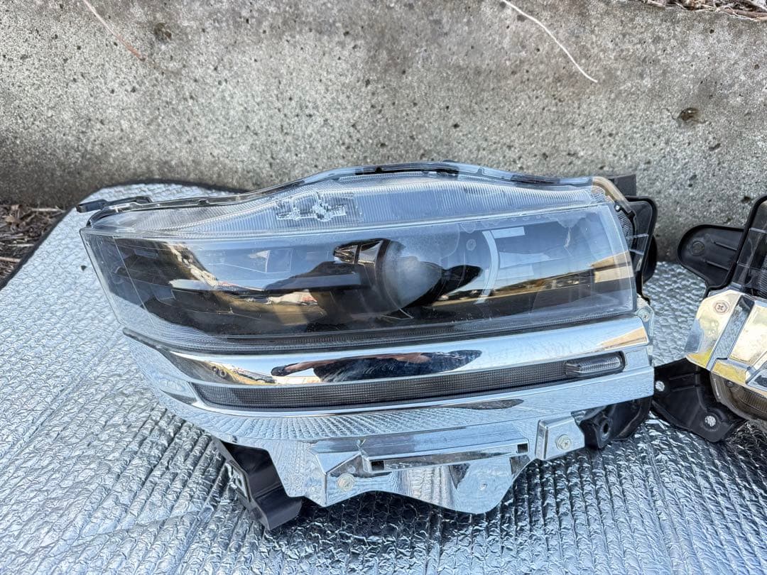 スペーシア MK54S/MK94S 純正 LED 右 左ヘッドライト KOITO