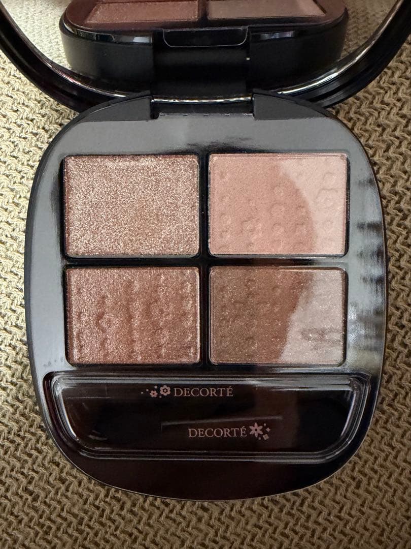 コスデコクリスマスコフレ 2025 アイシャドウ.ポーチ 2点セット