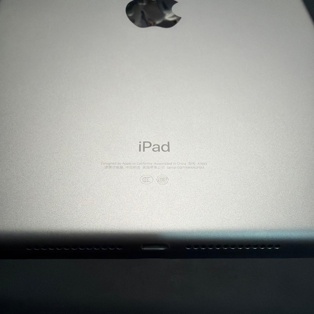 Apple iPad（第6世代）Wi-Fi A1893 9.7インチ 128GB