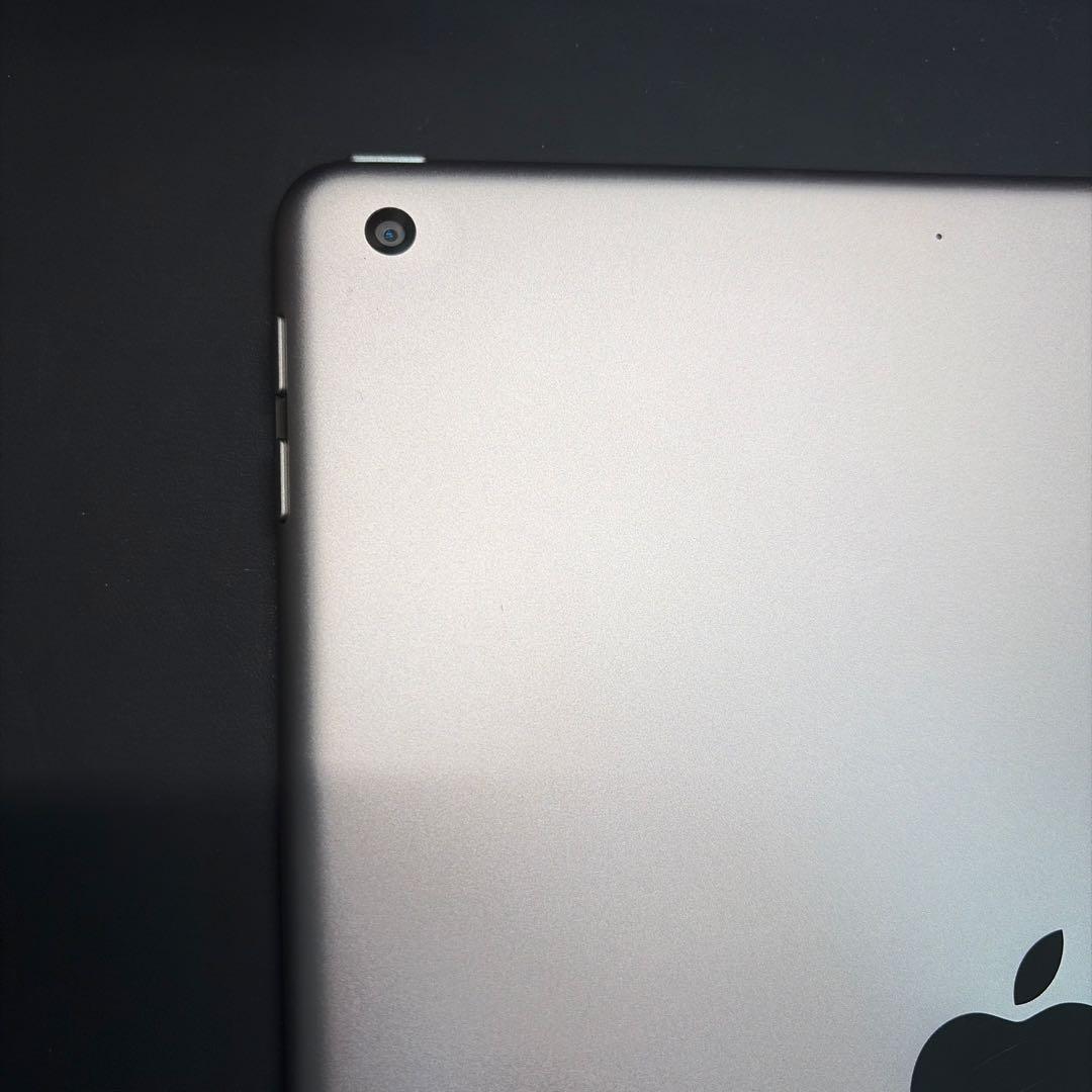 Apple iPad（第6世代）Wi-Fi A1893 9.7インチ 128GB