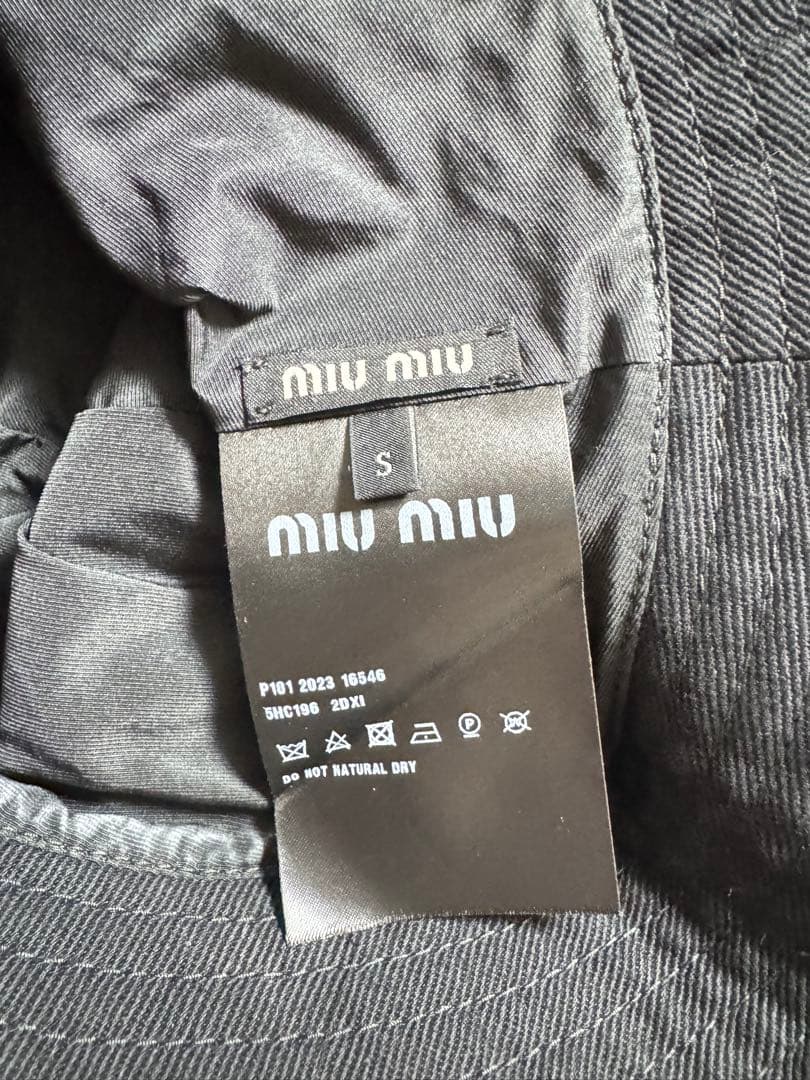 【MIUMIU】バケハ/ブラック/定価￥83,600/今だけ値下げ中‼️‼️