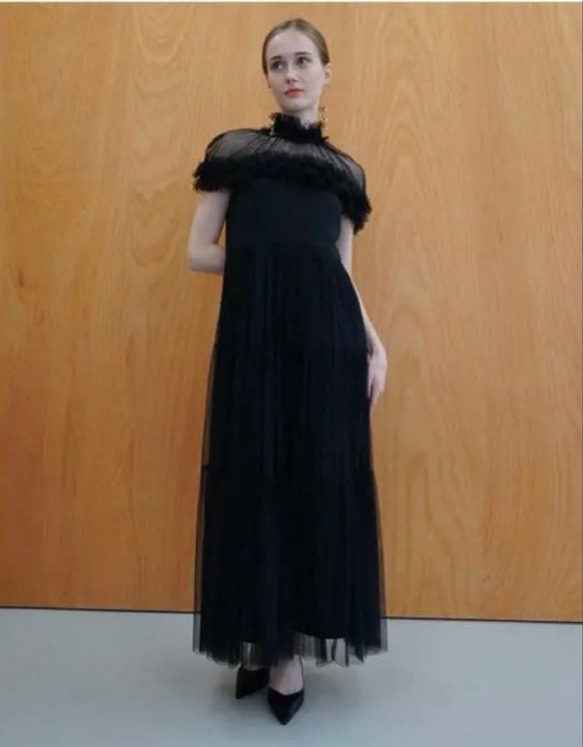 Acka. シアーショルダー ロングドレス ブラック