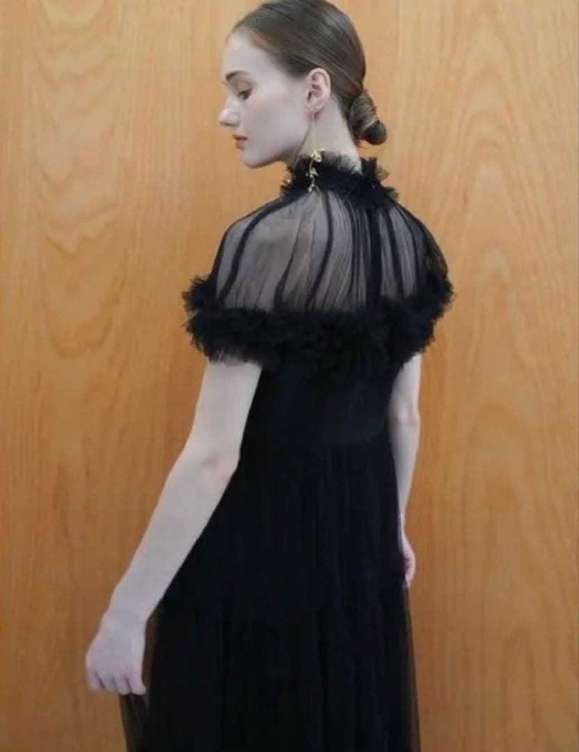 Acka. シアーショルダー ロングドレス ブラック