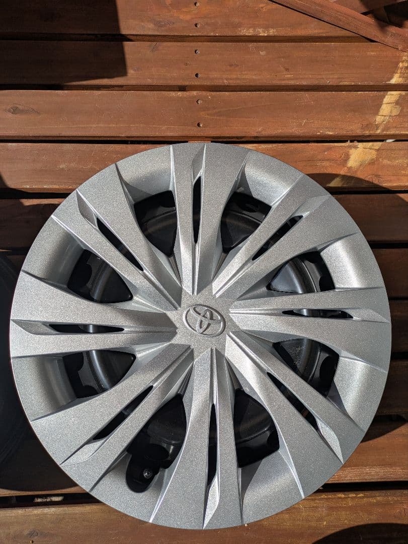 未使用美品　ノア90 純正16インチ スチールホイールホイールキャップセット4本