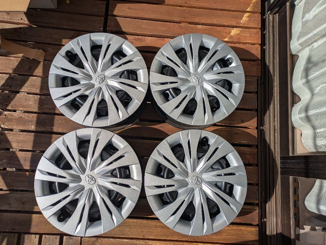 未使用美品　ノア90 純正16インチ スチールホイールホイールキャップセット4本