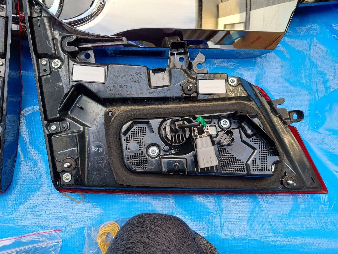 30アルファード後期テールランプ5点