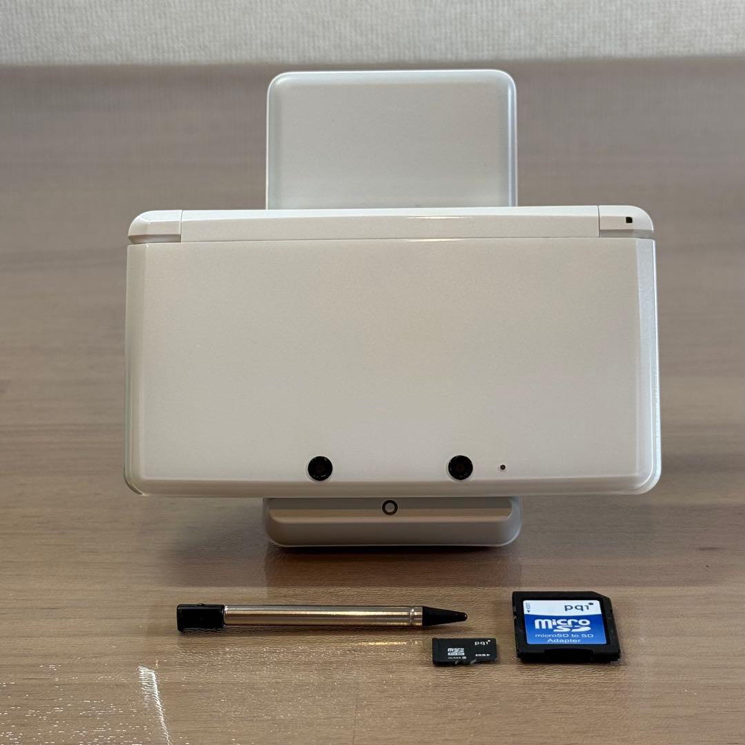 4-425 ニンテンドー3DS アイスホワイト