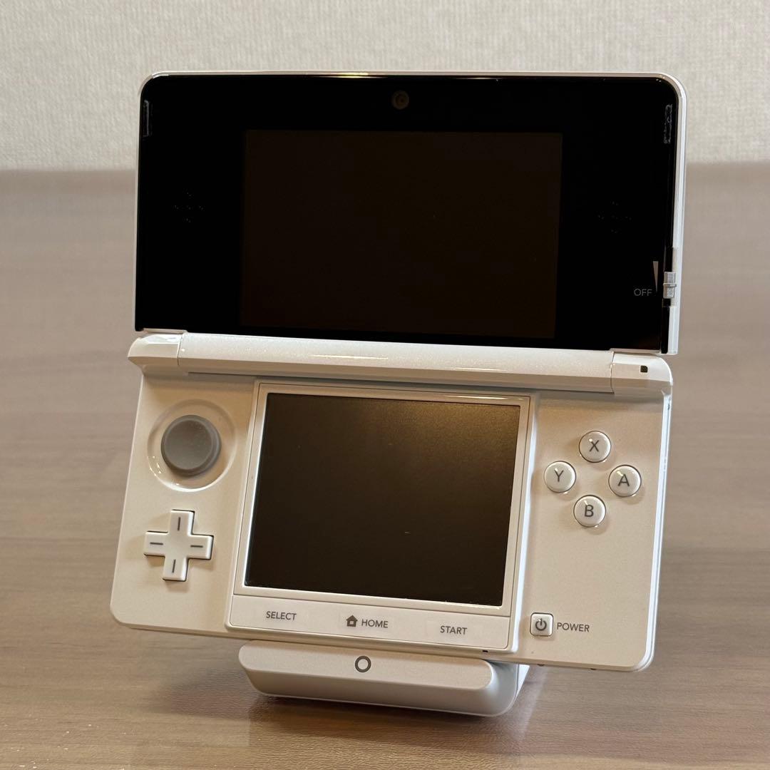 4-425 ニンテンドー3DS アイスホワイト