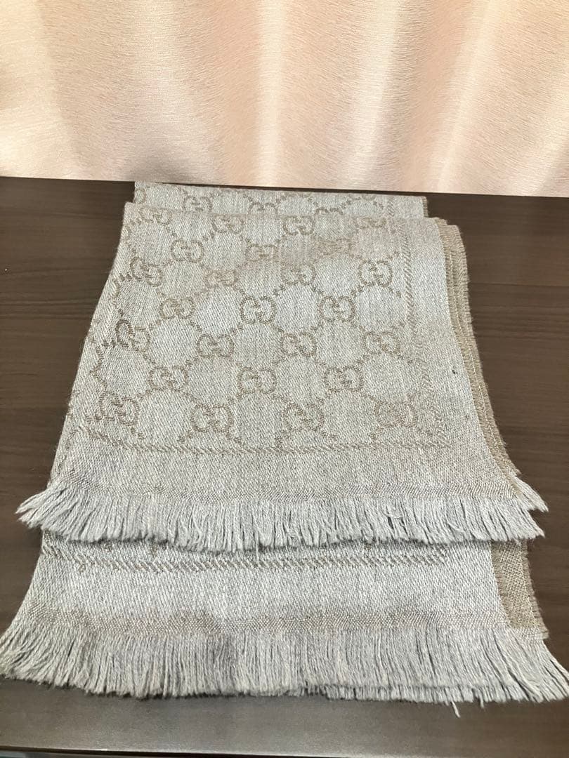 GUCCIマフラー グレー系