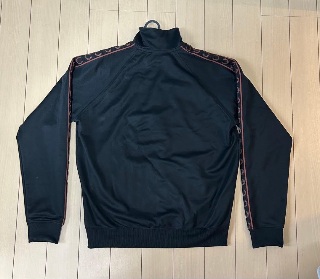 未使用　フレッドペリー　トラックジャケット　黒　ブラウン　Lサイズ