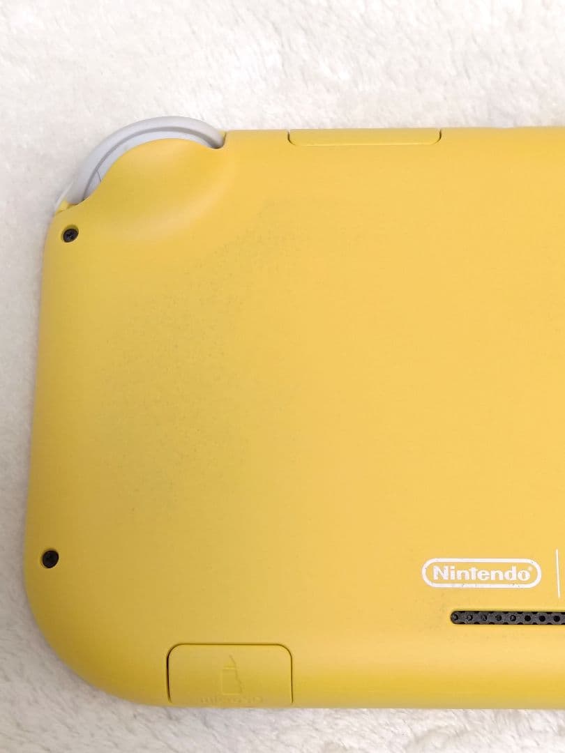 Nintendo SwitchLight イエロー 本体+充電器+外箱