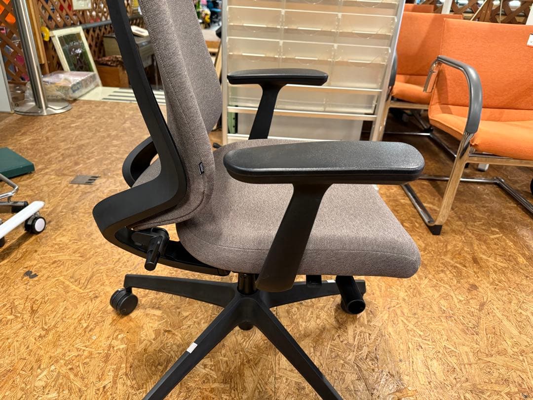 美品　コクヨ　デュオラ2 ハイバック　ヘッドレスト