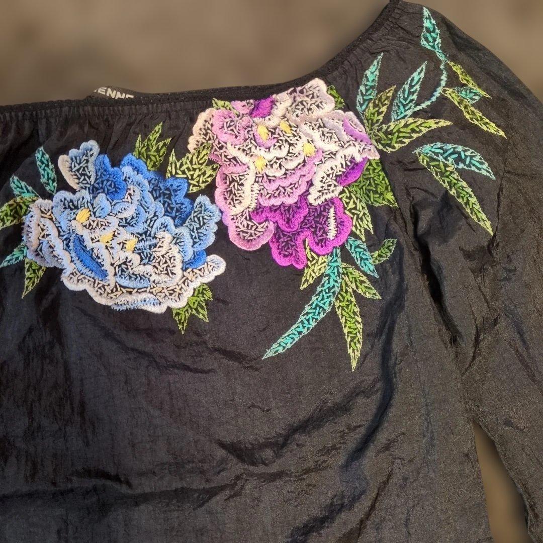 VIVIENNE TAM 刺繍花柄 オフショルダー 五分袖 トップス チュニック