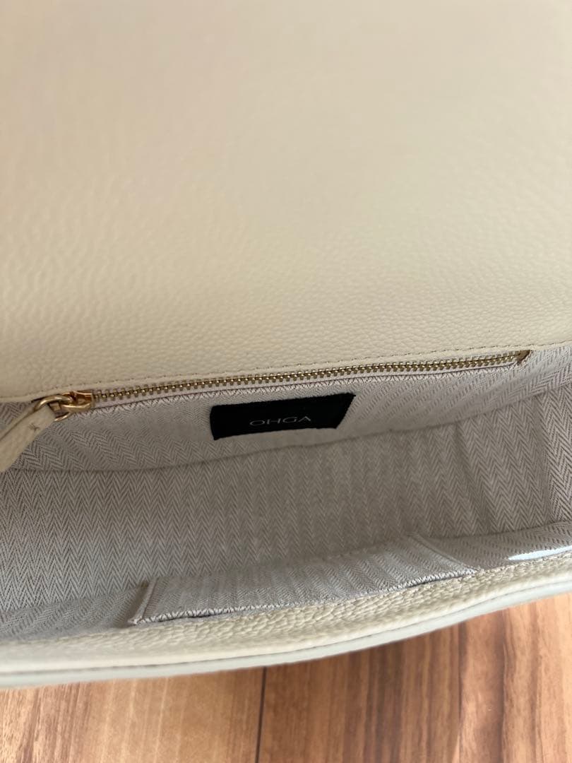 ohga オオガ　PAT BAG 本革　白