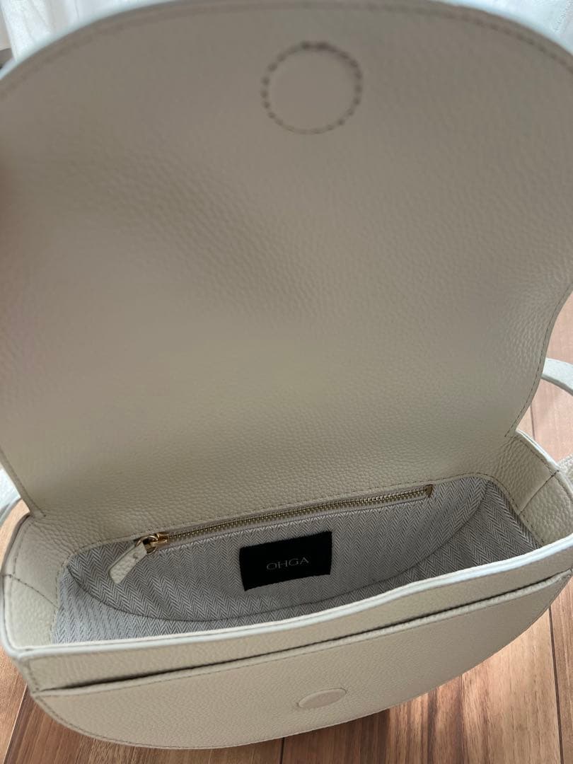 ohga オオガ　PAT BAG 本革　白