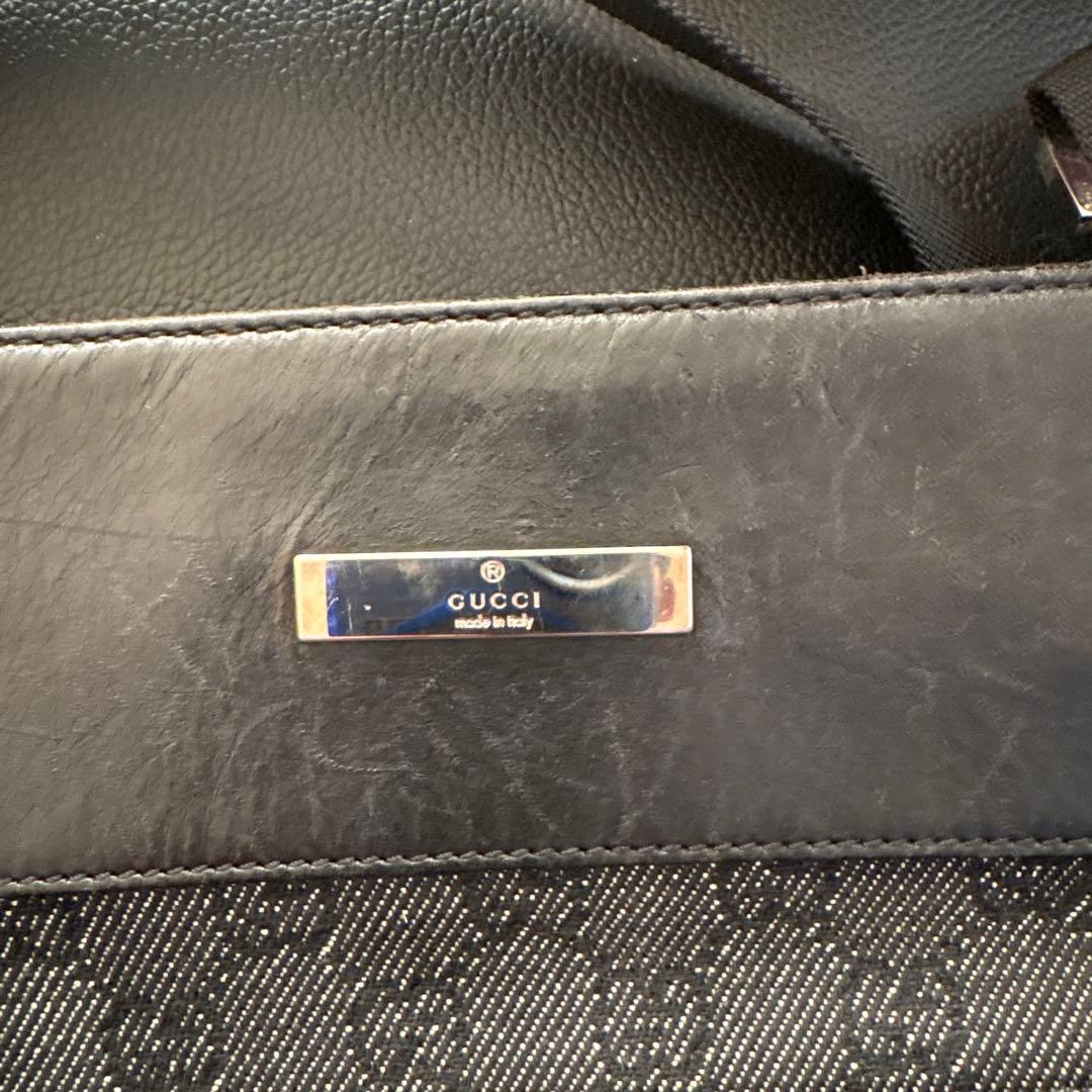 GUCCI ブラックレザー ショルダーバッグ