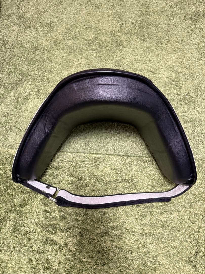 THAISMAI パンチングミット Mサイズ ブラック/ホワイト