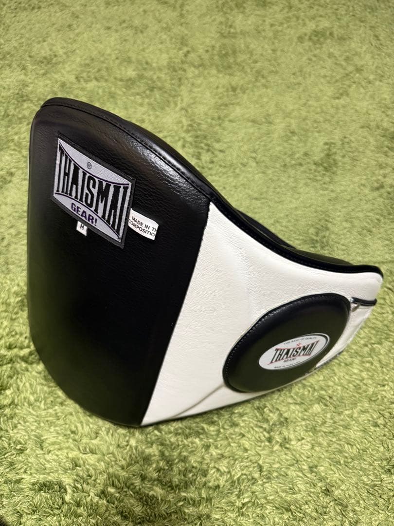 THAISMAI パンチングミット Mサイズ ブラック/ホワイト