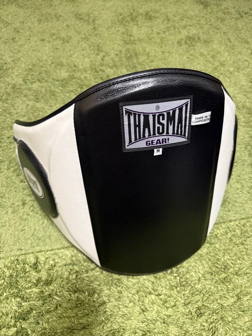 THAISMAI パンチングミット Mサイズ ブラック/ホワイト