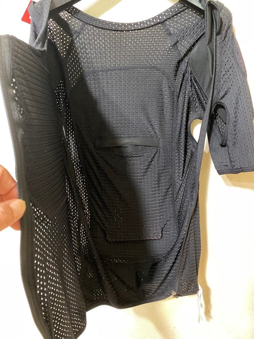 Leatt ReaFlex Stealth プロテクターTシャツ M