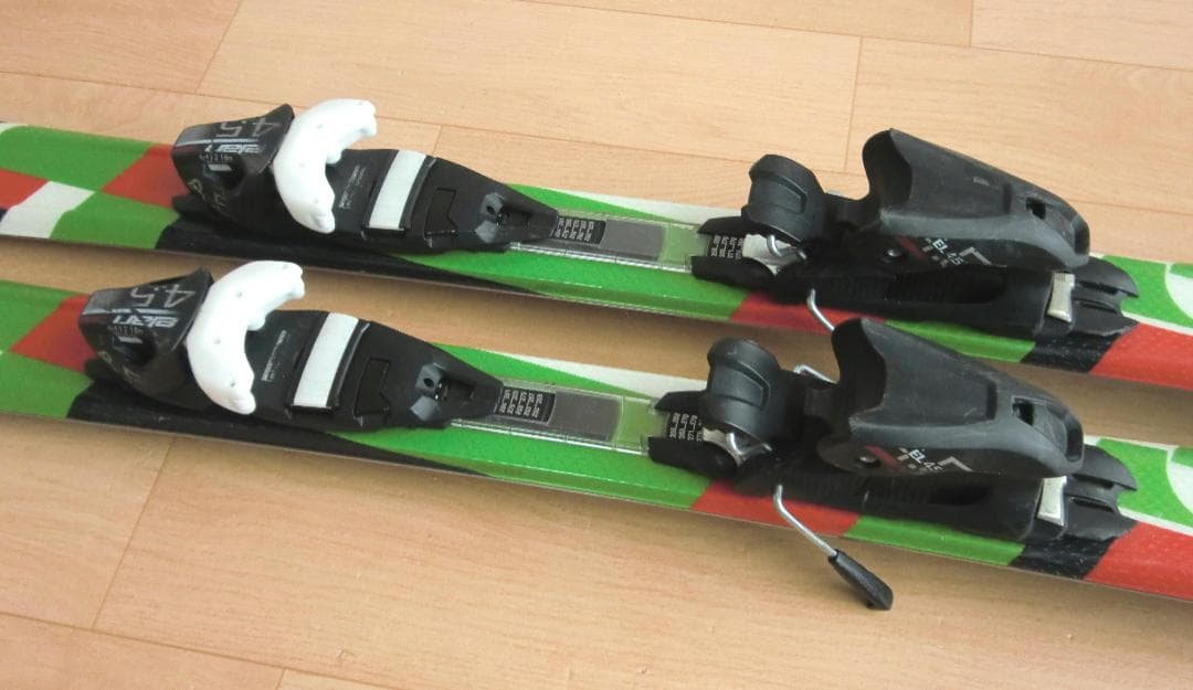 ■■送料無料■ELAN■ジュニア用スキー4点セット■板130/靴24■WAX済■