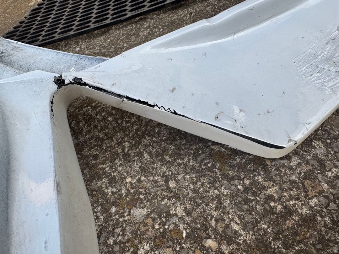 Essexクワトログリル ハイエースナロー インナーカバー付き　CRS