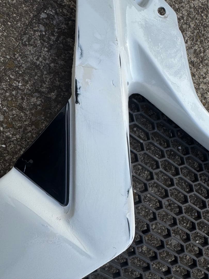 Essexクワトログリル ハイエースナロー インナーカバー付き　CRS