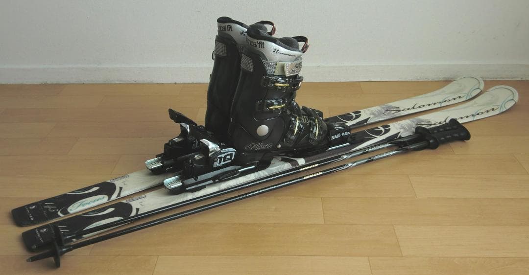 ■■送料無料■サロモン■女性用スキー4点セット■145/24.5■メンテ付■■