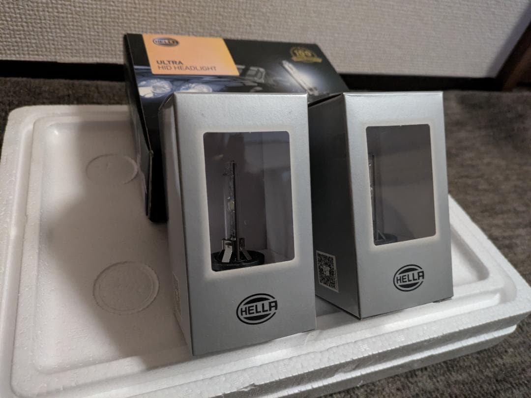 新品 HELLA Ultra HIDヘッドライト D1S 5000K バルブ