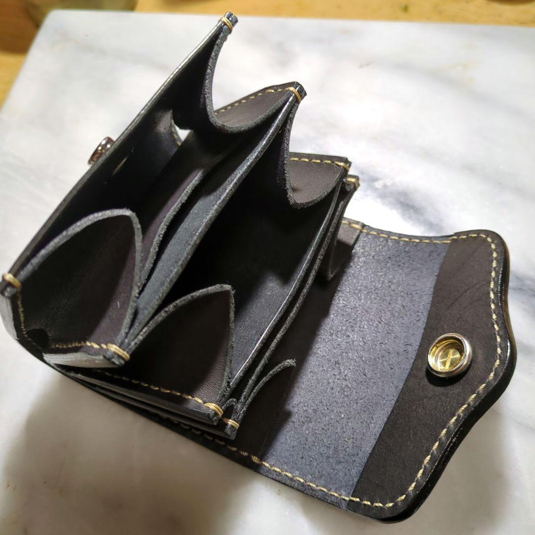 姫路ヌメ革 U型ミニ財布 ハンドメイド 2つ折り財布 小さい財布 コンチョ 黒