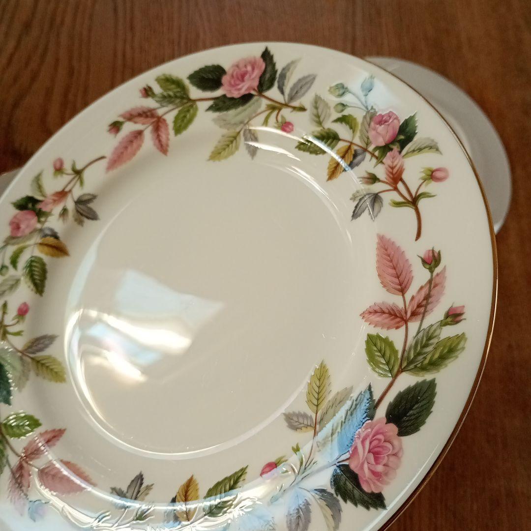 ウェッジウッド　ハザウェイローズ　トリオ　20.5cm　★おまけ15.5cm★