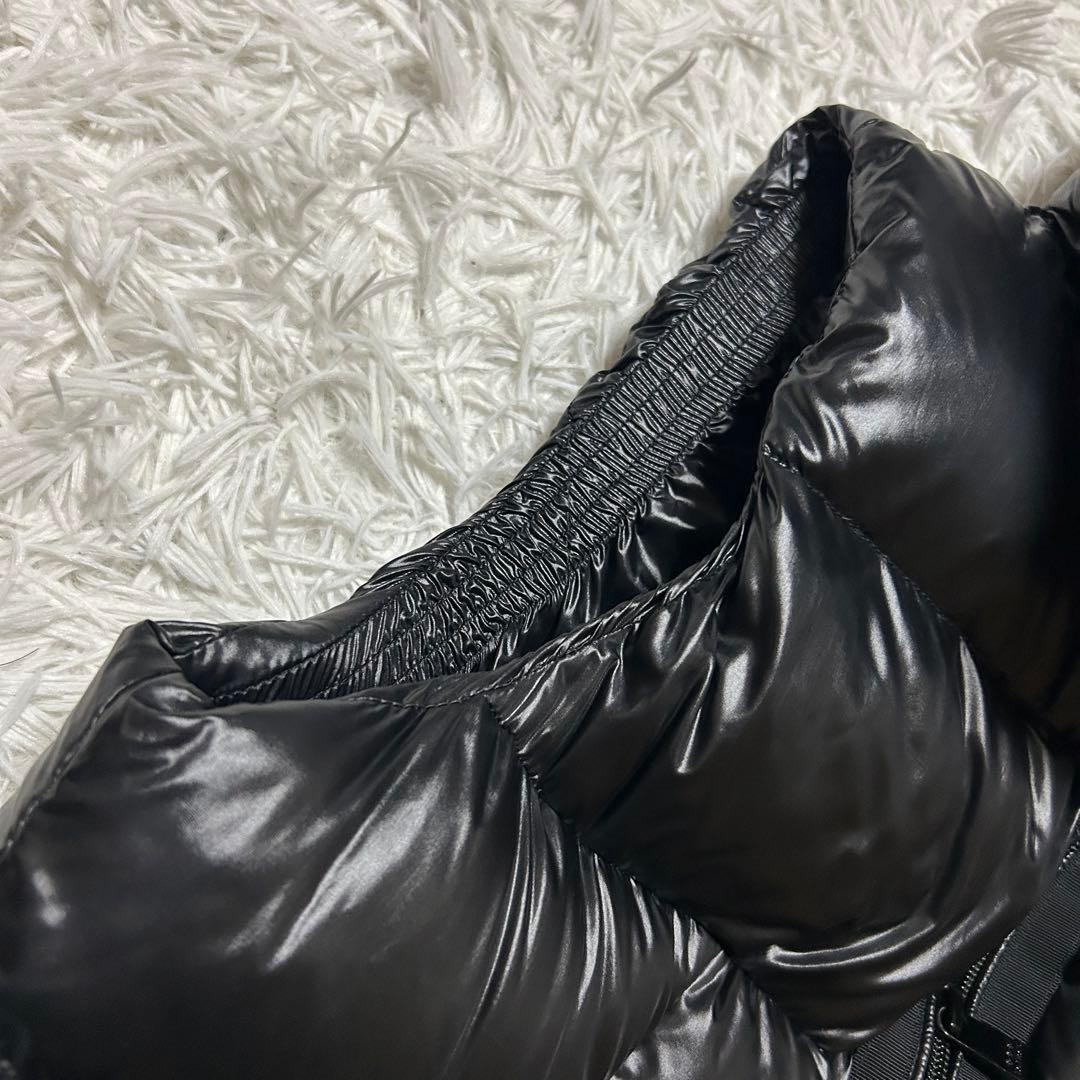 【希少】美品 タトラス ダウン ベスト 光沢 シャイニング L 黒 艶感 タグ