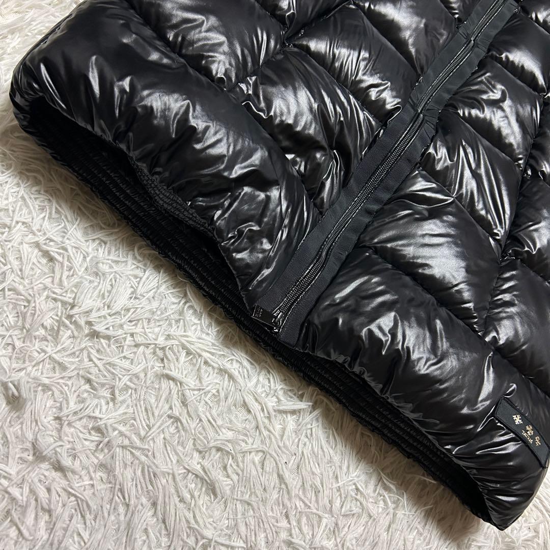 【希少】美品 タトラス ダウン ベスト 光沢 シャイニング L 黒 艶感 タグ