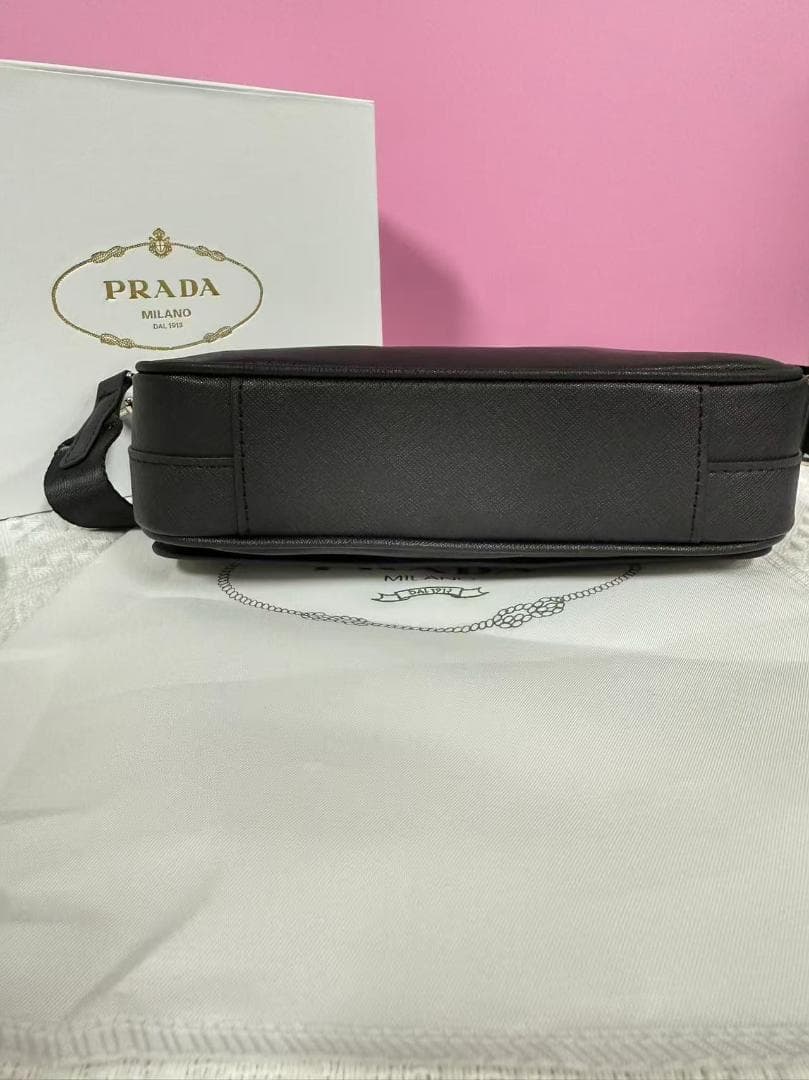 ブラック ショルダーバッグ~~