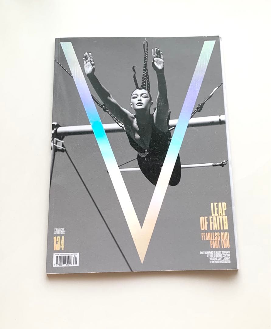 女性情報誌 V Magazine 134 2022 Gigi Hadid