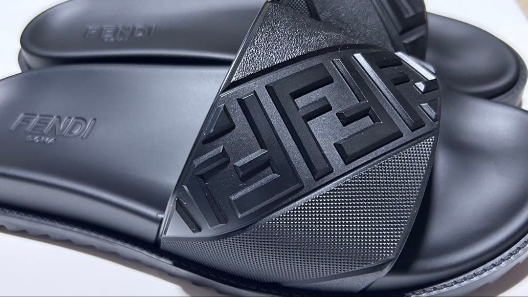 ＊美品破格＊ FENDI スライドサンダル