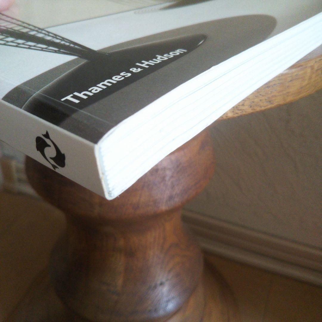 モダン ファニチャー クラック