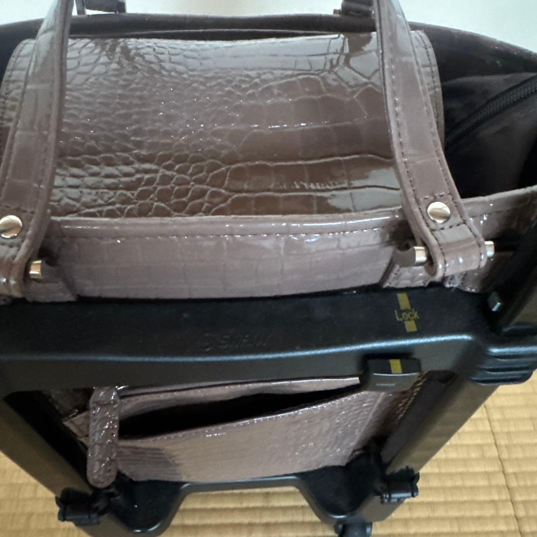 美品　swany スワニー キャリーバッグ クロコ型押し ブラウン