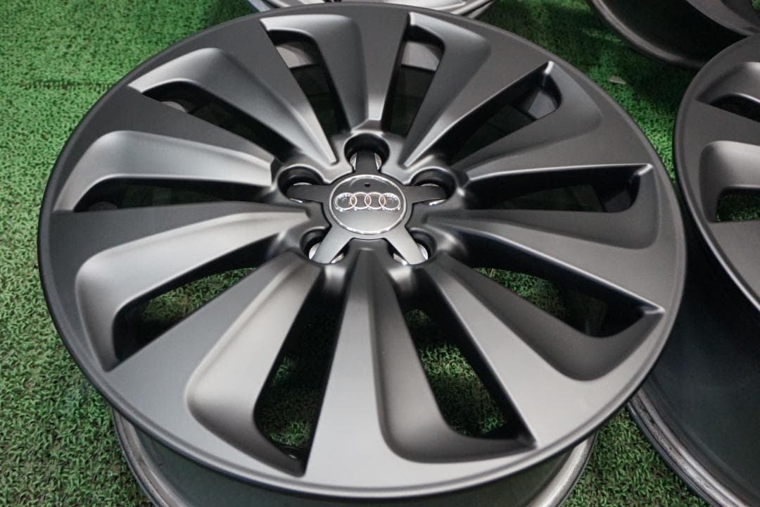アウディ純正　カスタムブラックエディション　A4　A5　A6　A7　スタッドレス