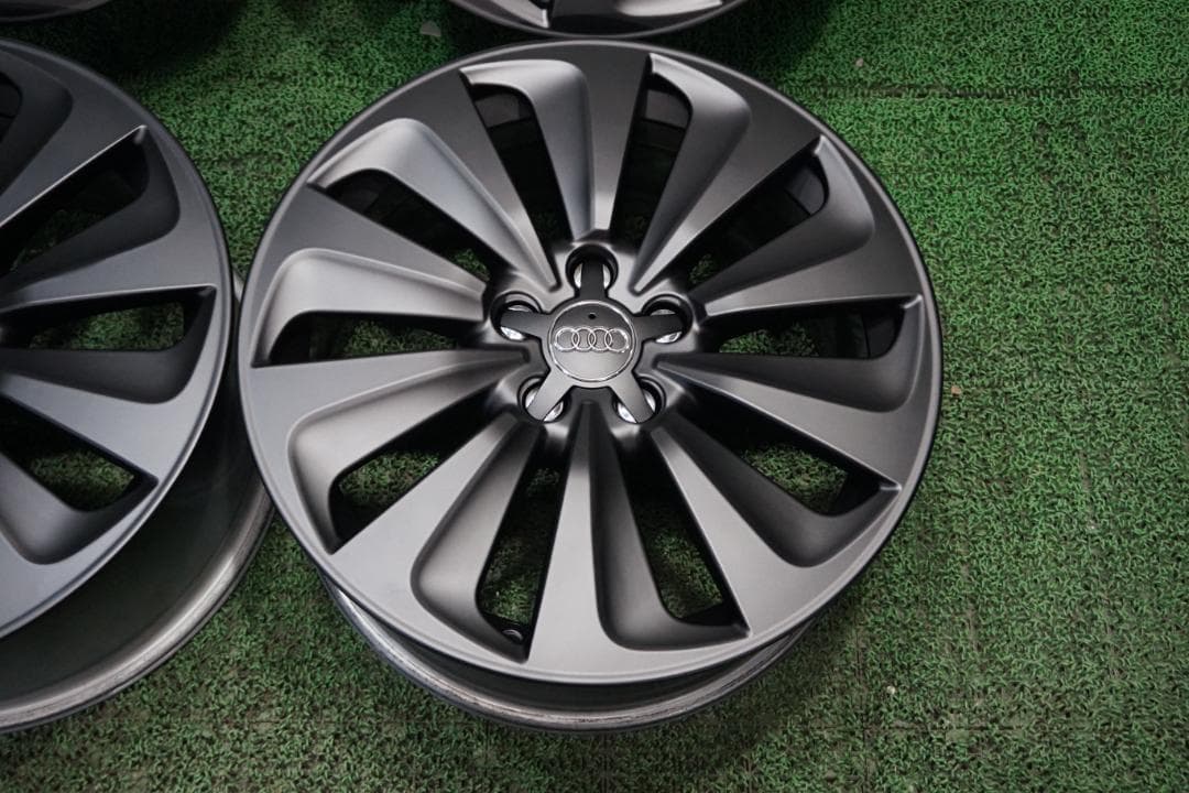 アウディ純正　カスタムブラックエディション　A4　A5　A6　A7　スタッドレス