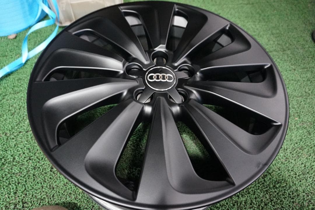 アウディ純正　カスタムブラックエディション　A4　A5　A6　A7　スタッドレス
