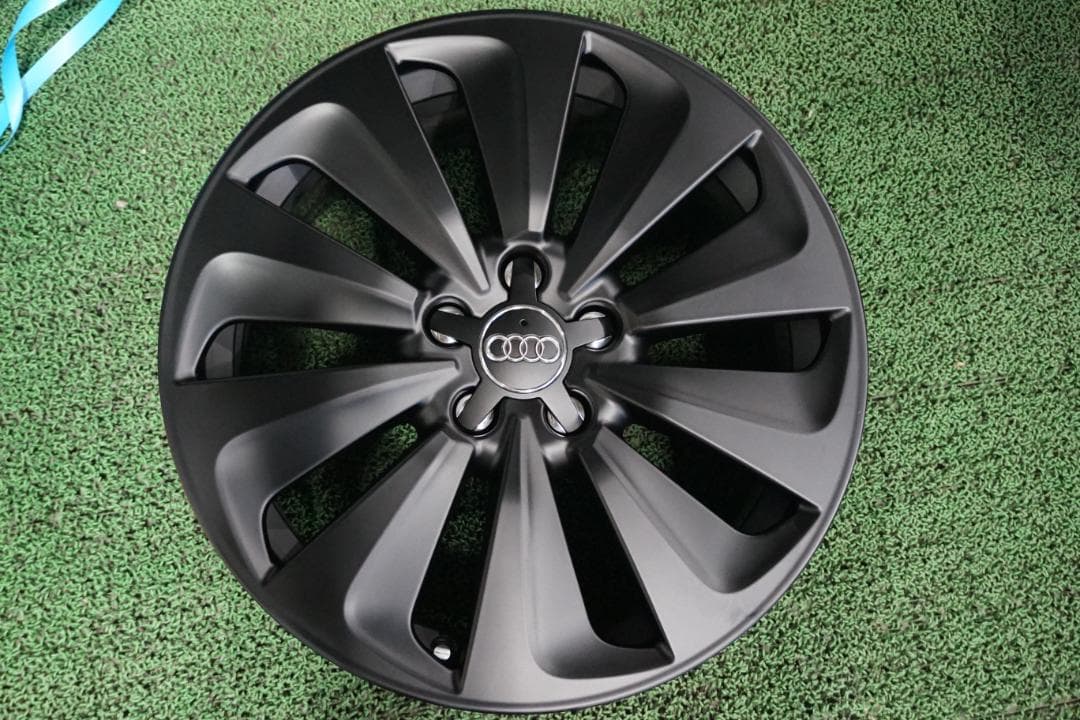 アウディ純正　カスタムブラックエディション　A4　A5　A6　A7　スタッドレス